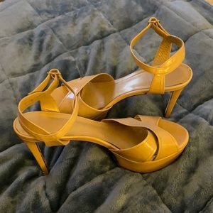 Beautiful Stuart Weitzmanpumps Only needs new tips